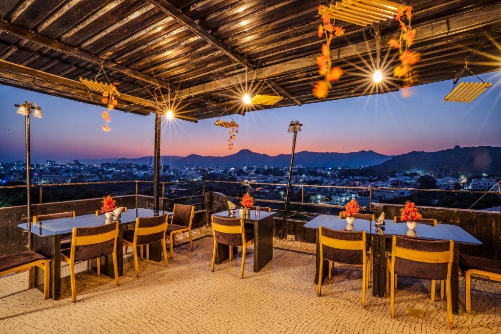 Tripli Udaipur Ξενοδοχείο Εξωτερικό φωτογραφία