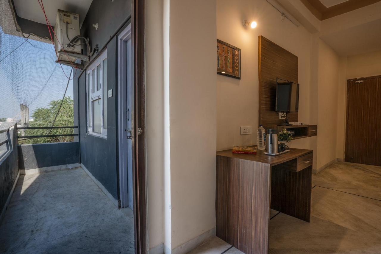 Tripli Udaipur Ξενοδοχείο Εξωτερικό φωτογραφία
